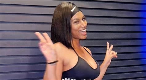 PHOTOS: Star Reporter Taylor Rooks Had The Entire Internet。